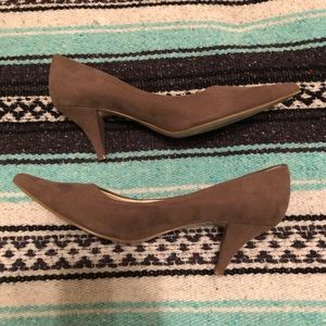 Tan Suede Nine West Kitten Heels